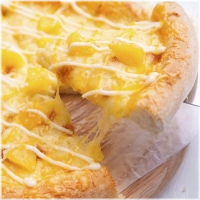 Tomatensaus, kaas en ananas